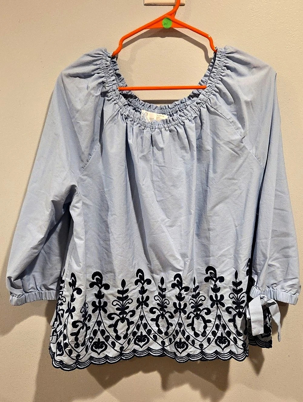 111. Time & Tru Embroidered Blouse XL Like New